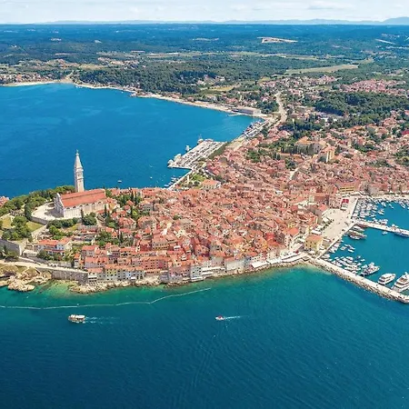 Apartment Awesome In With 3 Bedrooms Rovinj