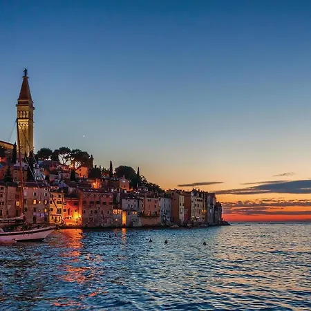 Apartment Awesome In With 3 Bedrooms Rovinj